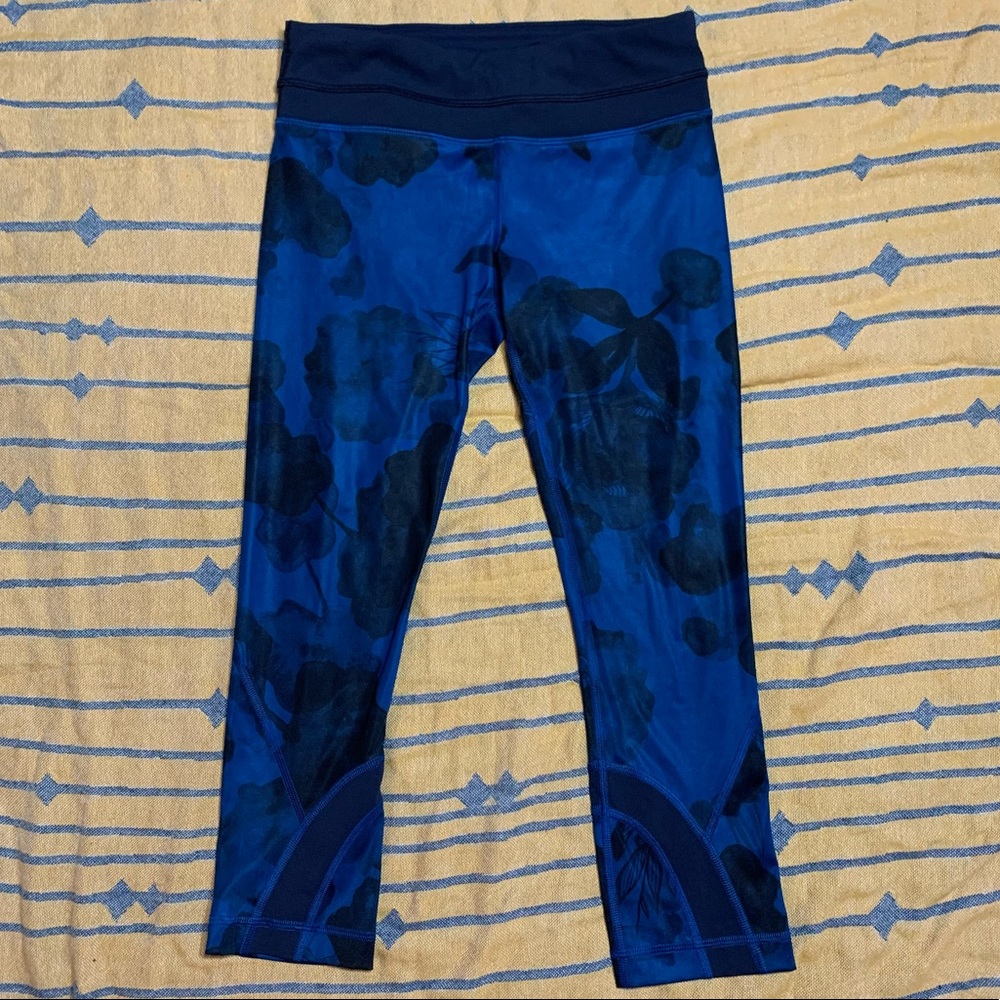 Lululemon Blue Ink Floral Run Inspire II Crop Leggings